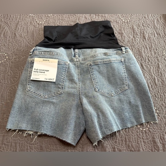 Sonoma Maternity Light Wash Distressed Jean Shorts NWT Size 14 Maternity - Picture 3 of 10